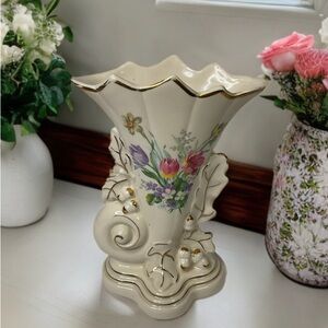 Antique Paris Porcelain fan-shaped Cornucopia Vase